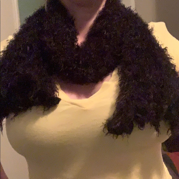 Scarf very stretchy - Picture 5 of 5